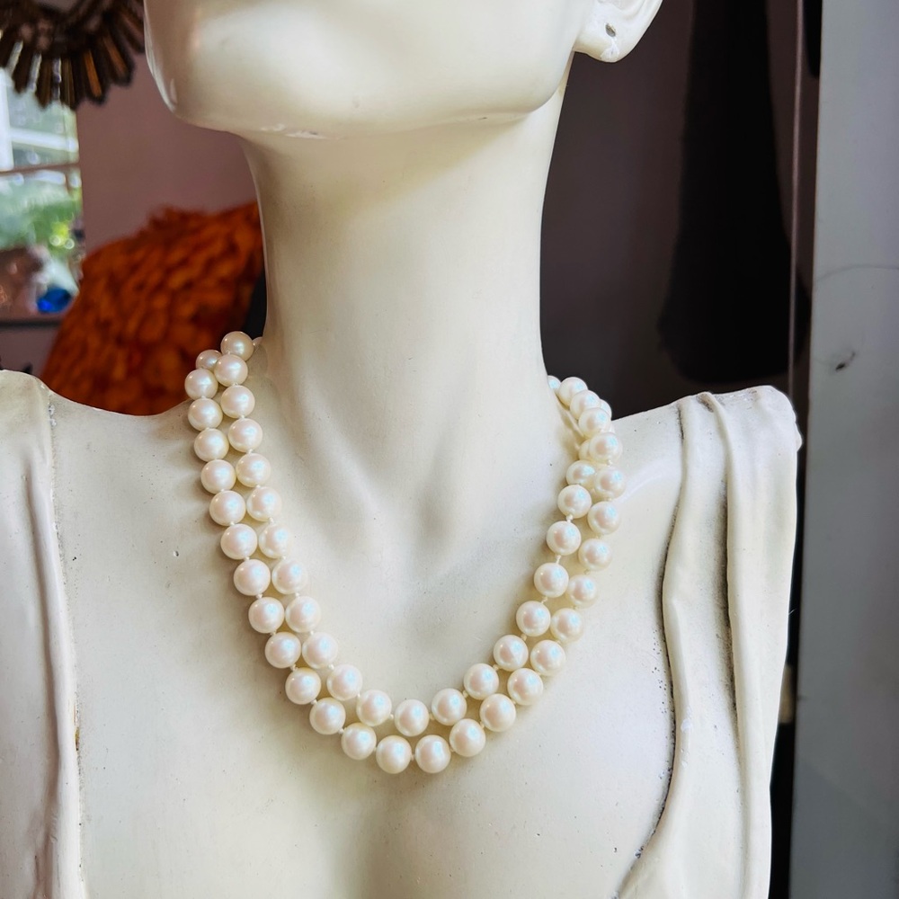 Unique Vintage Faux Pearl Necklace Elegant Design